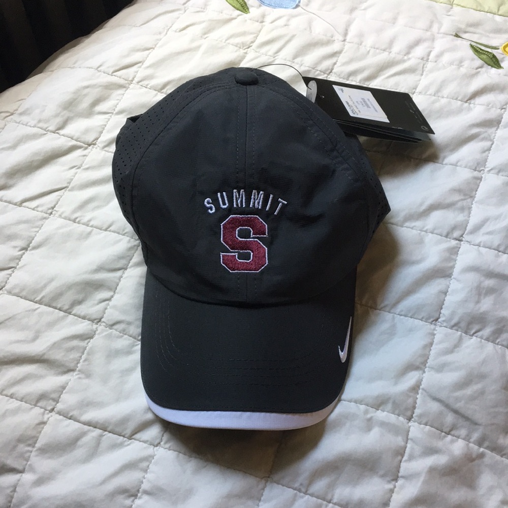 NWT Nike golf hat